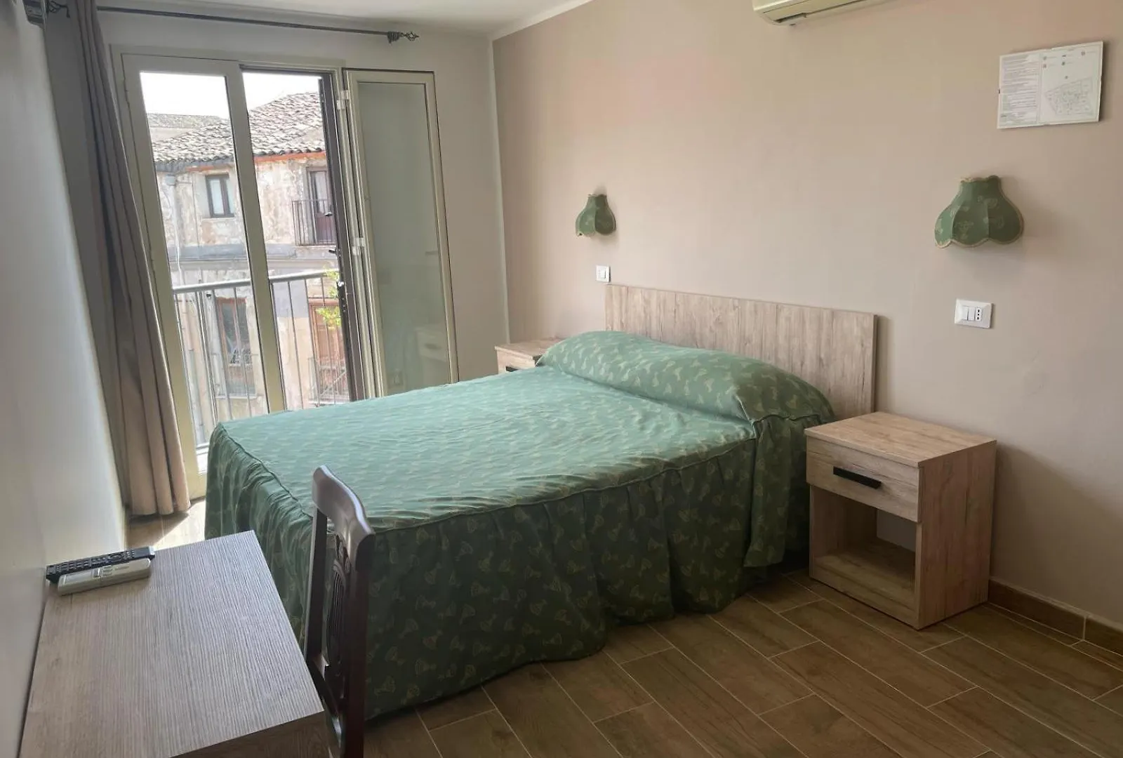 **  Hotel Cortese Palermo Italia