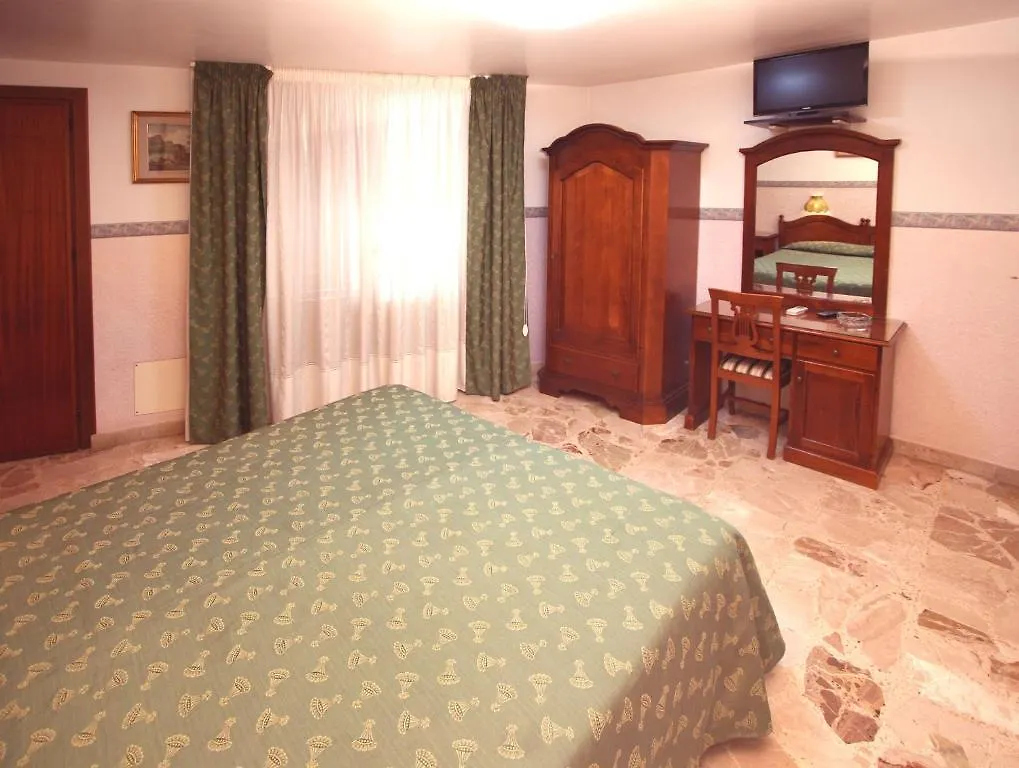 **  Hotel Cortese Palermo Italia